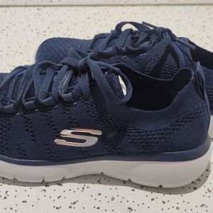 SKETCHERS TENNIS SHOES